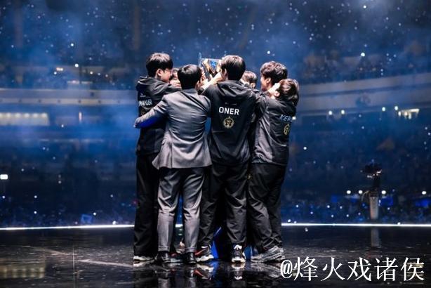 比克斯塔夫:很高兴核心阵容全员到位,我们可以打磨阵容 比克斯塔夫:很高兴核心阵容全员到位,我们可以打磨阵容